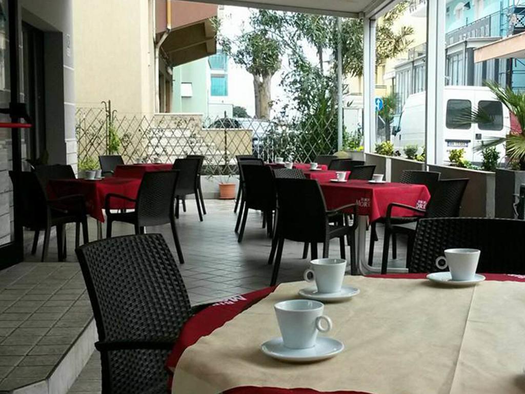 Hotel Laura Ріміні Екстер'єр фото